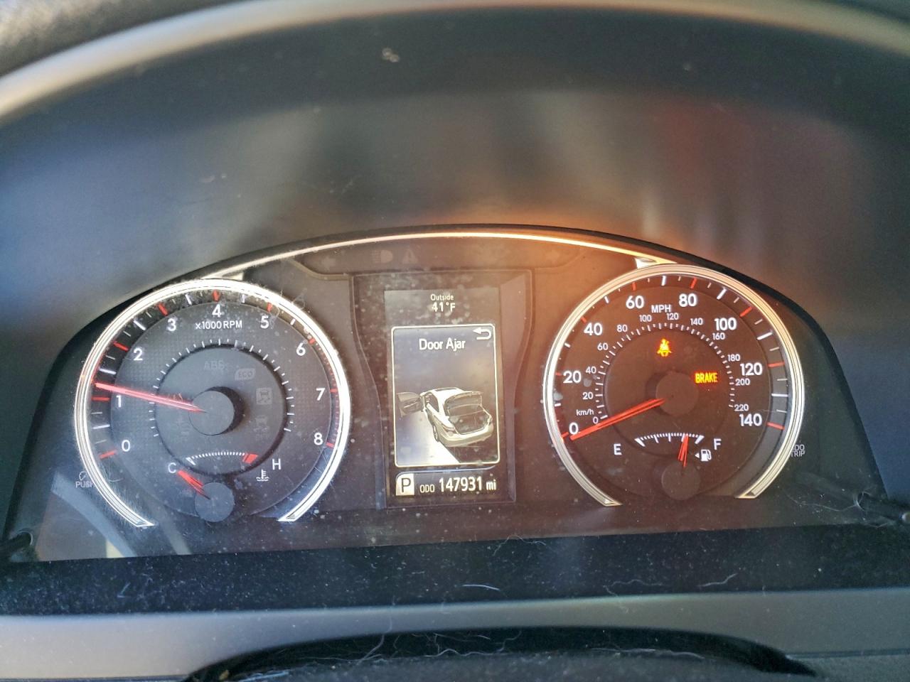 2016 TOYOTA CAMRY LE photo 9