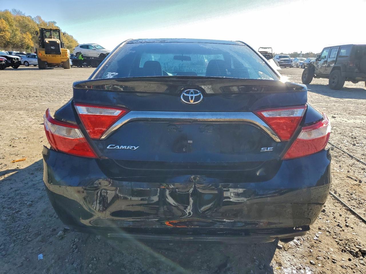 2016 TOYOTA CAMRY LE photo 6