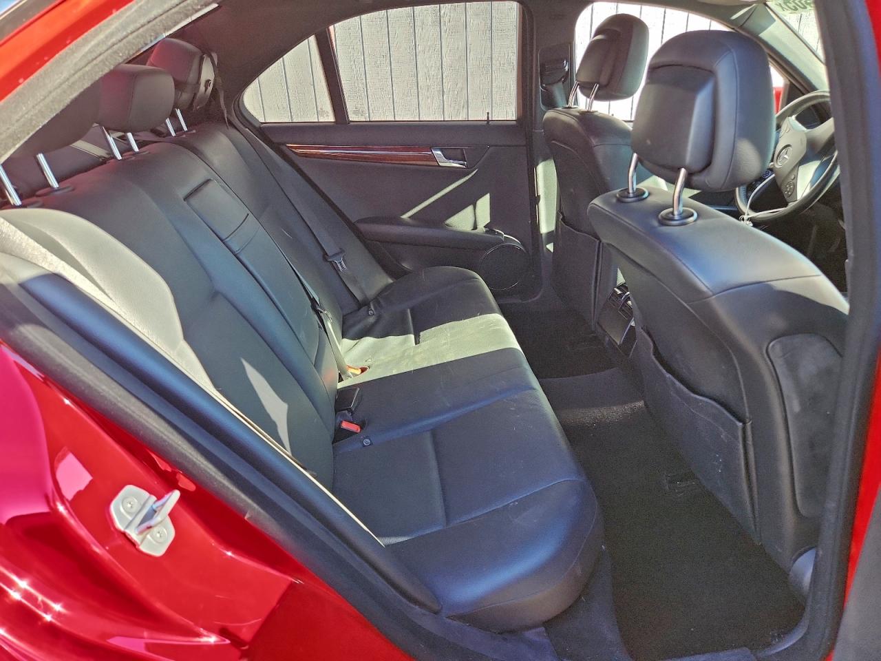 2011 MERCEDES-BENZ C 300 photo 10