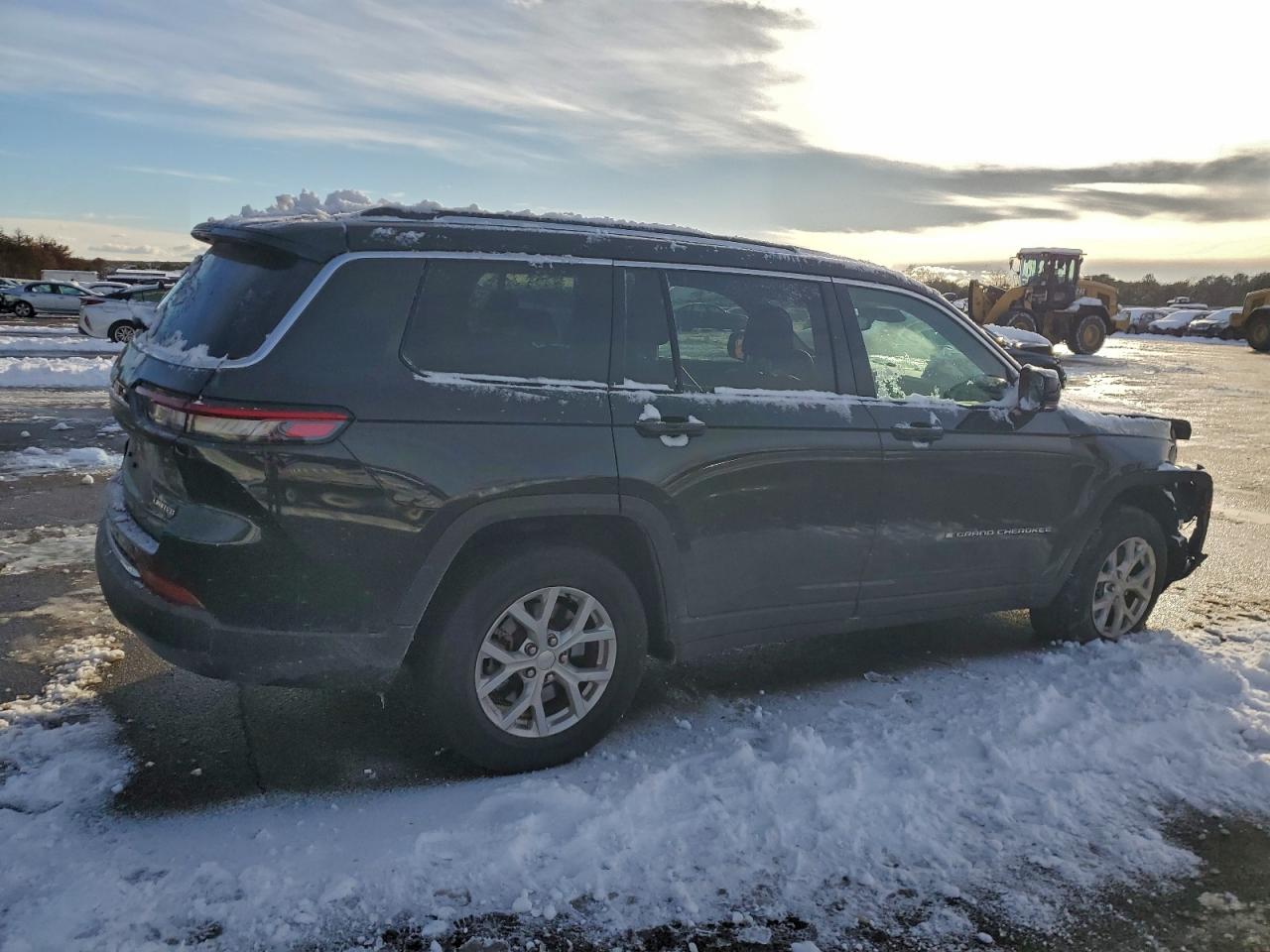 2024 JEEP GRAND CHEROKEE L LIMITED photo 3