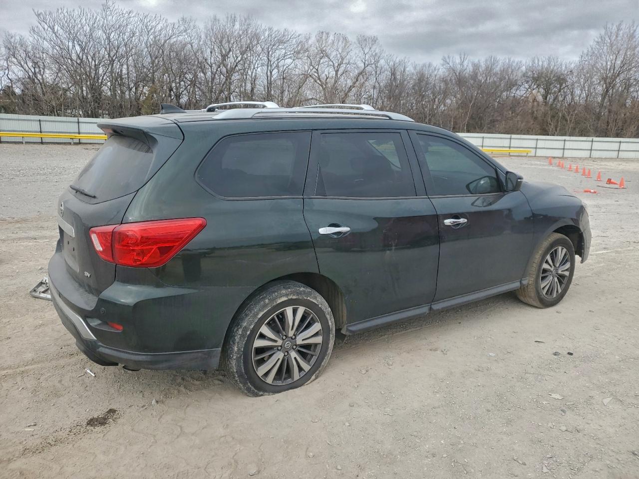 2020 NISSAN PATHFINDER SV photo 3