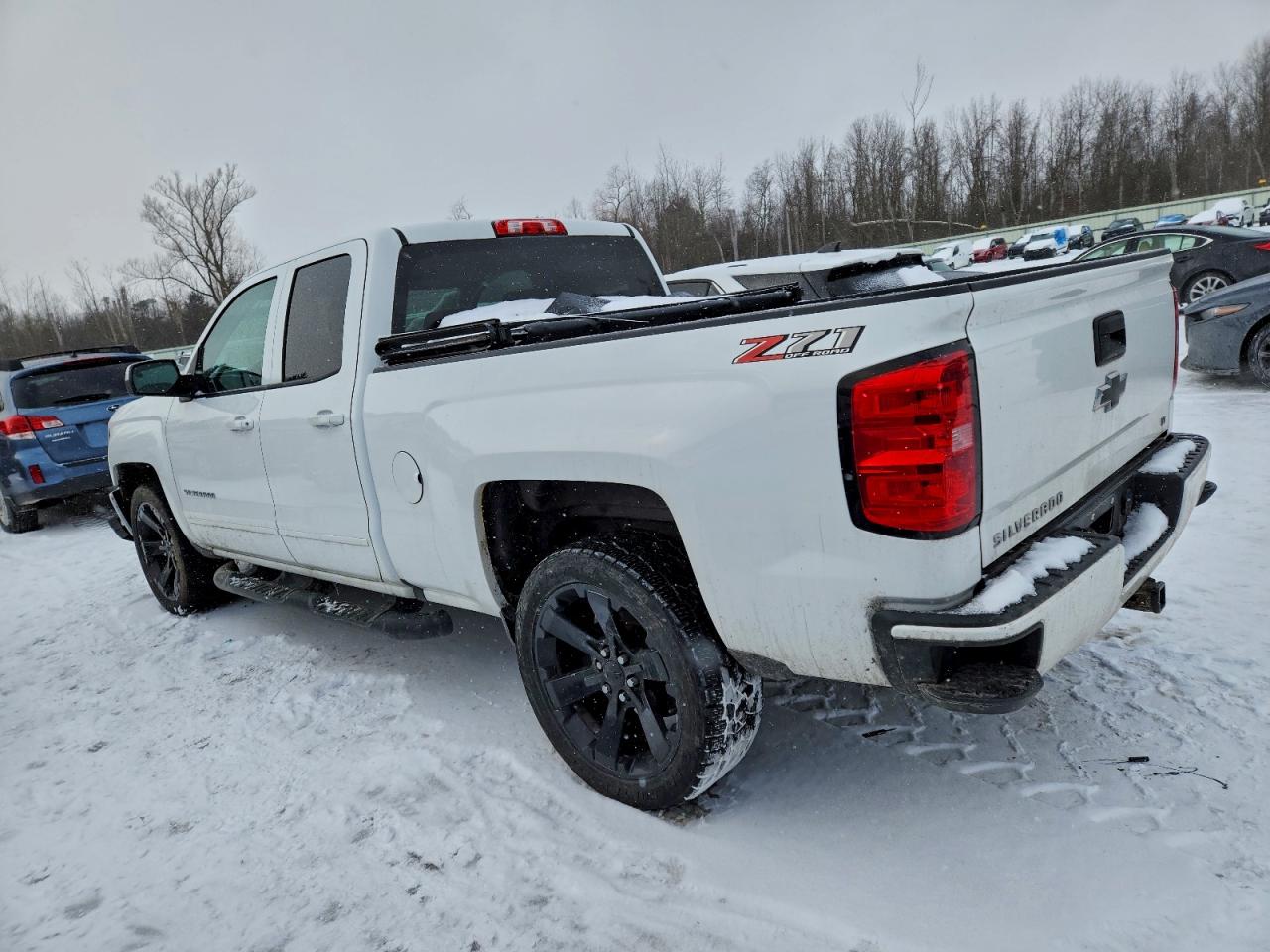 2018 CHEVROLET SILVERADO K1500 LT photo 2