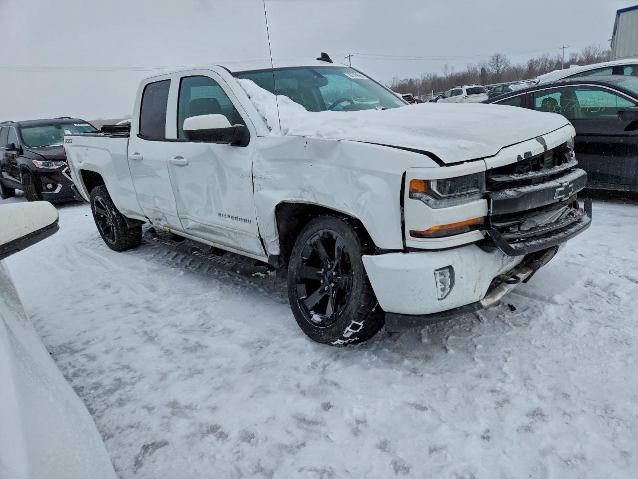 2018 CHEVROLET SILVERADO K1500 LT photo 4