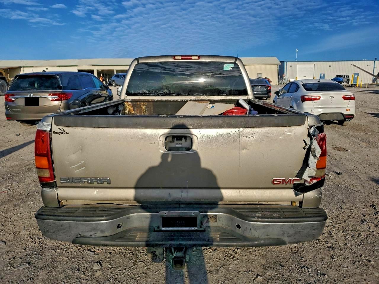 2003 GMC NEW SIERRA C1500 photo 6