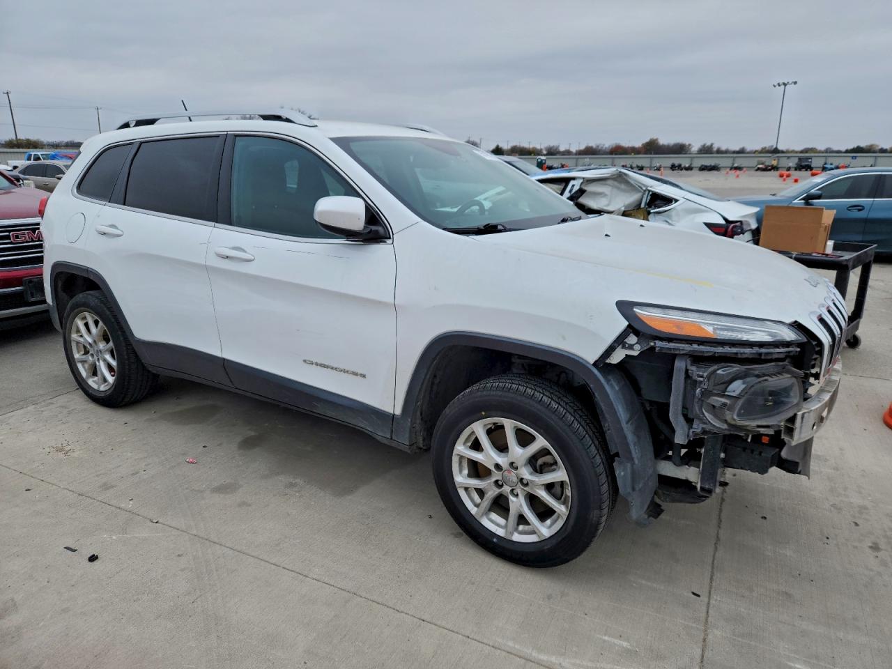2015 JEEP CHEROKEE LATITUDE photo 4