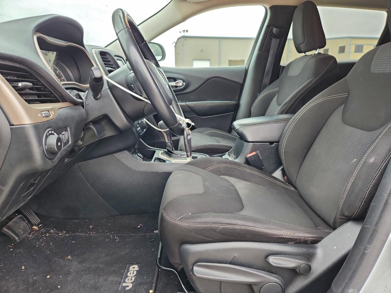 2015 JEEP CHEROKEE LATITUDE photo 7