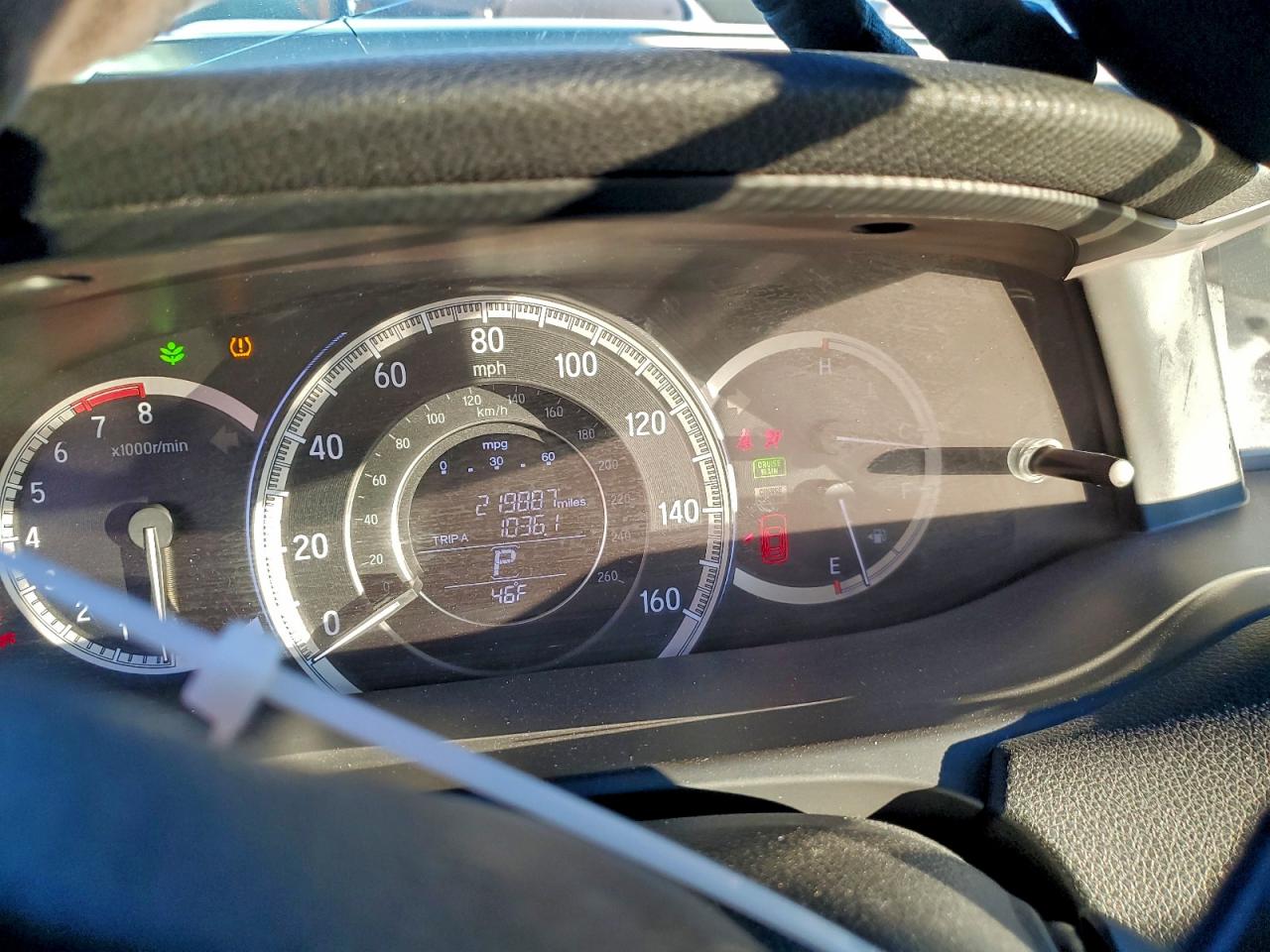 2016 HONDA ACCORD LX photo 9
