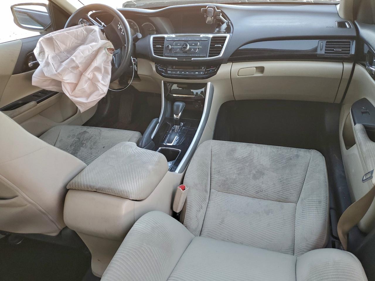 2016 HONDA ACCORD LX photo 8
