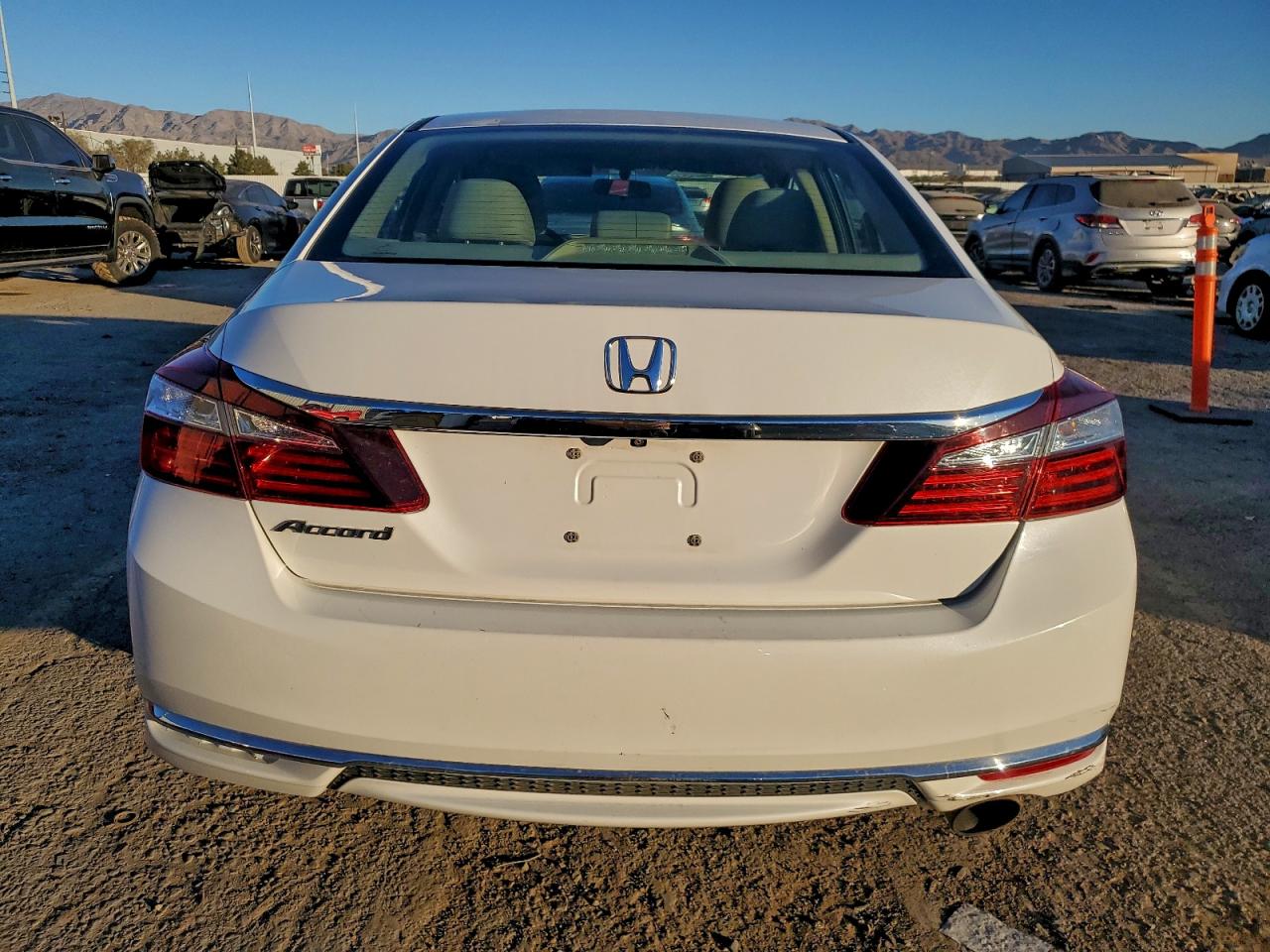 2016 HONDA ACCORD LX photo 6