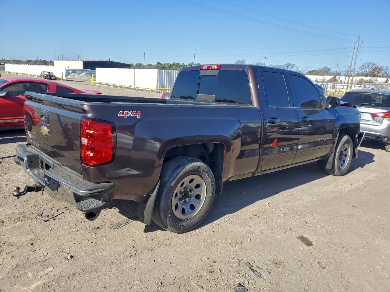 2016 CHEVROLET SILVERADO K1500 LT photo 3