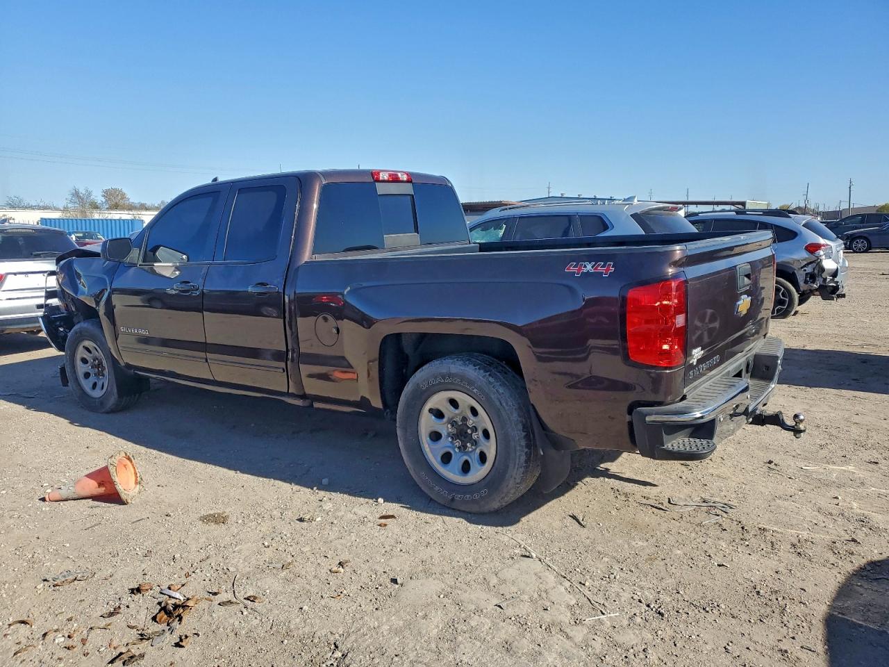 2016 CHEVROLET SILVERADO K1500 LT photo 2