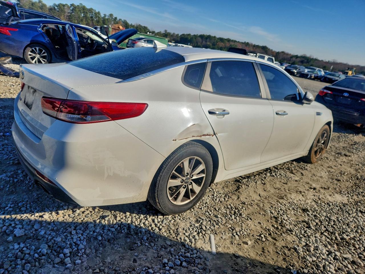 2016 KIA OPTIMA LX photo 3