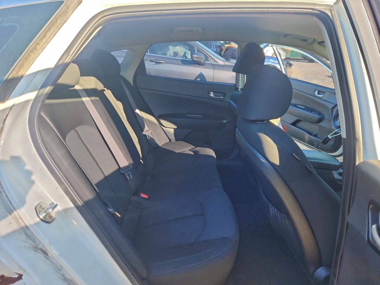 2016 KIA OPTIMA LX photo 10