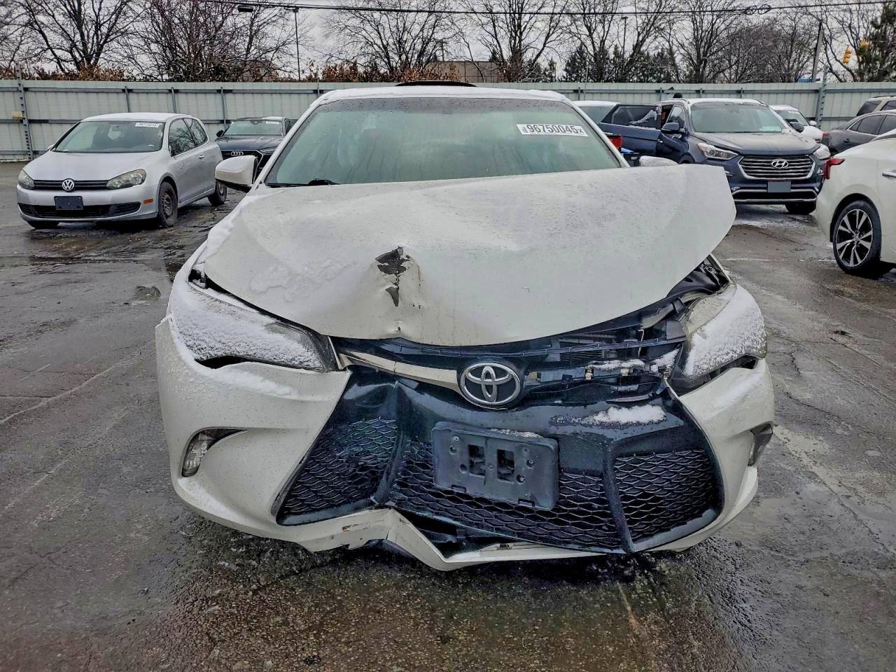 2017 TOYOTA CAMRY LE photo 5