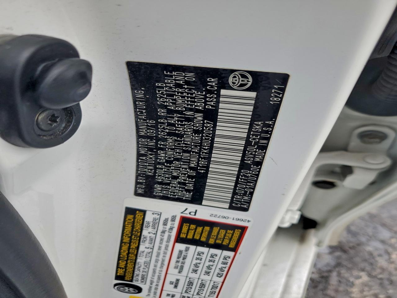 2017 TOYOTA CAMRY LE photo 12