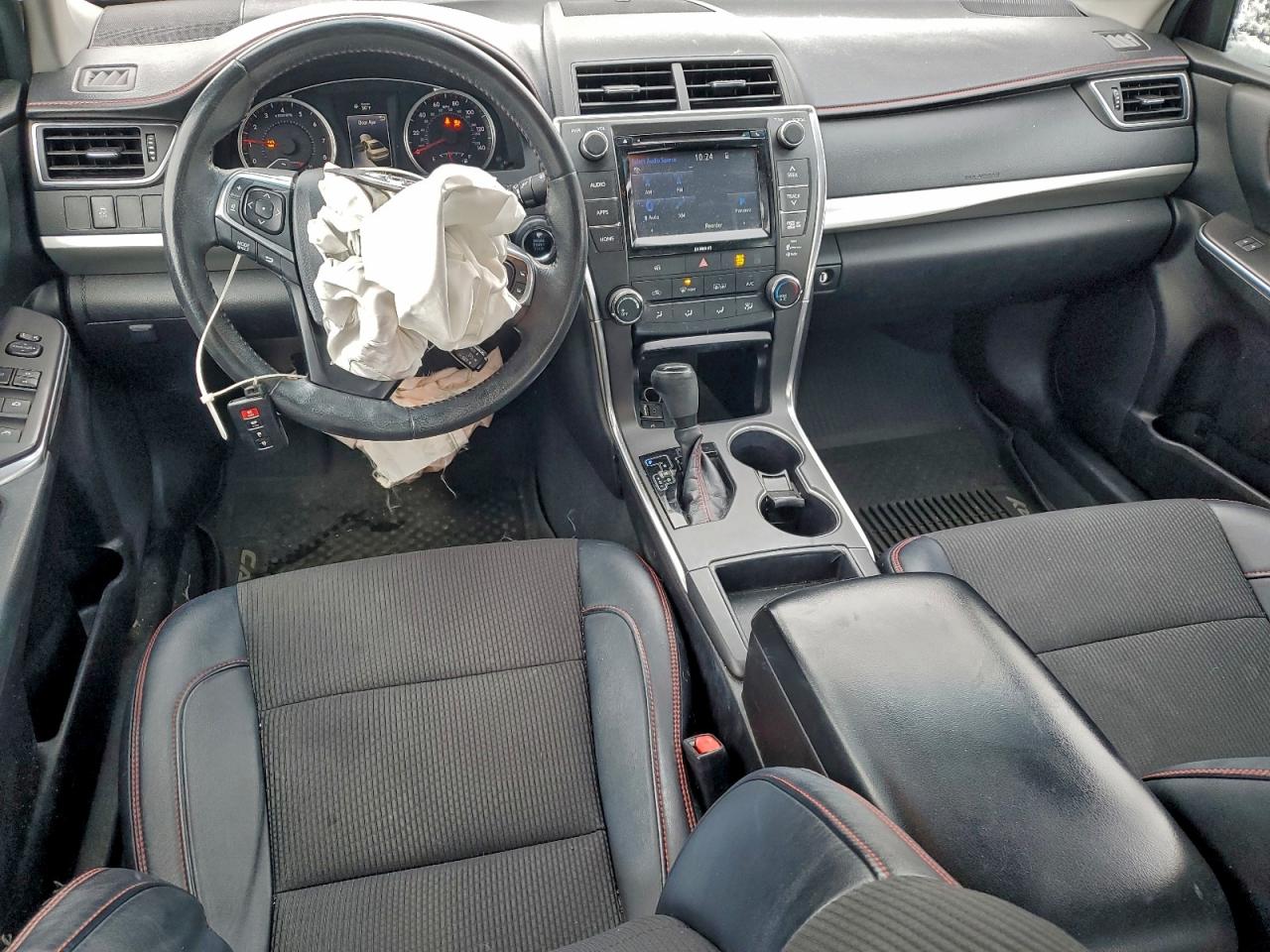 2017 TOYOTA CAMRY LE photo 8