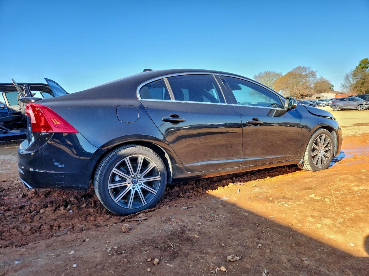 2017 VOLVO S60 PLATINUM photo 3