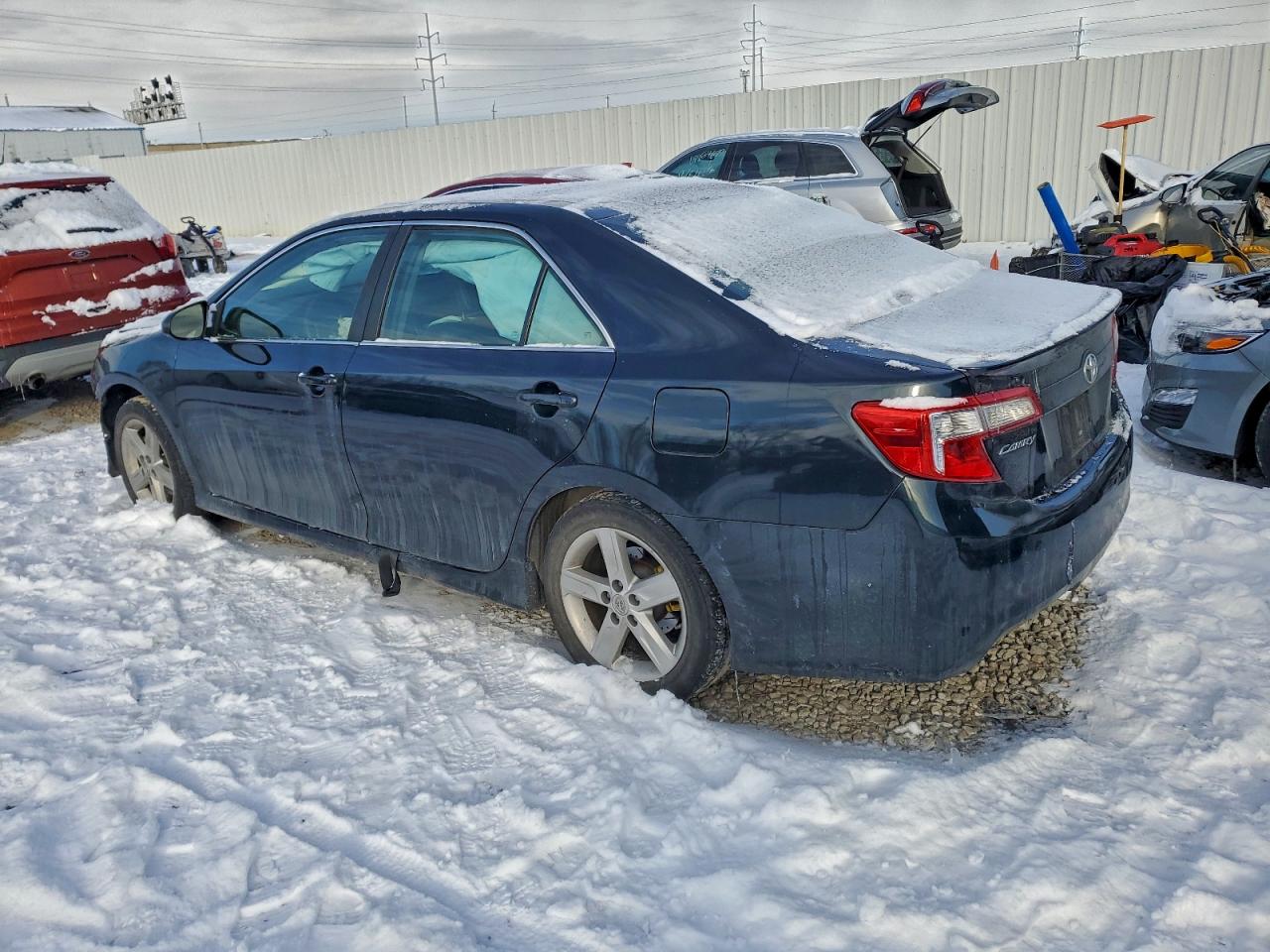 2014 TOYOTA CAMRY L photo 2