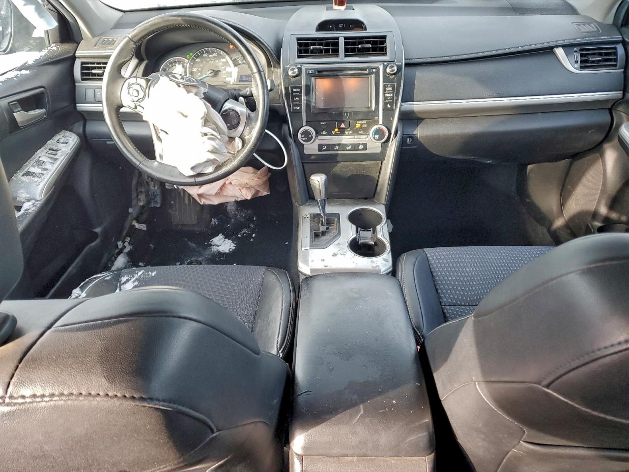 2014 TOYOTA CAMRY L photo 8