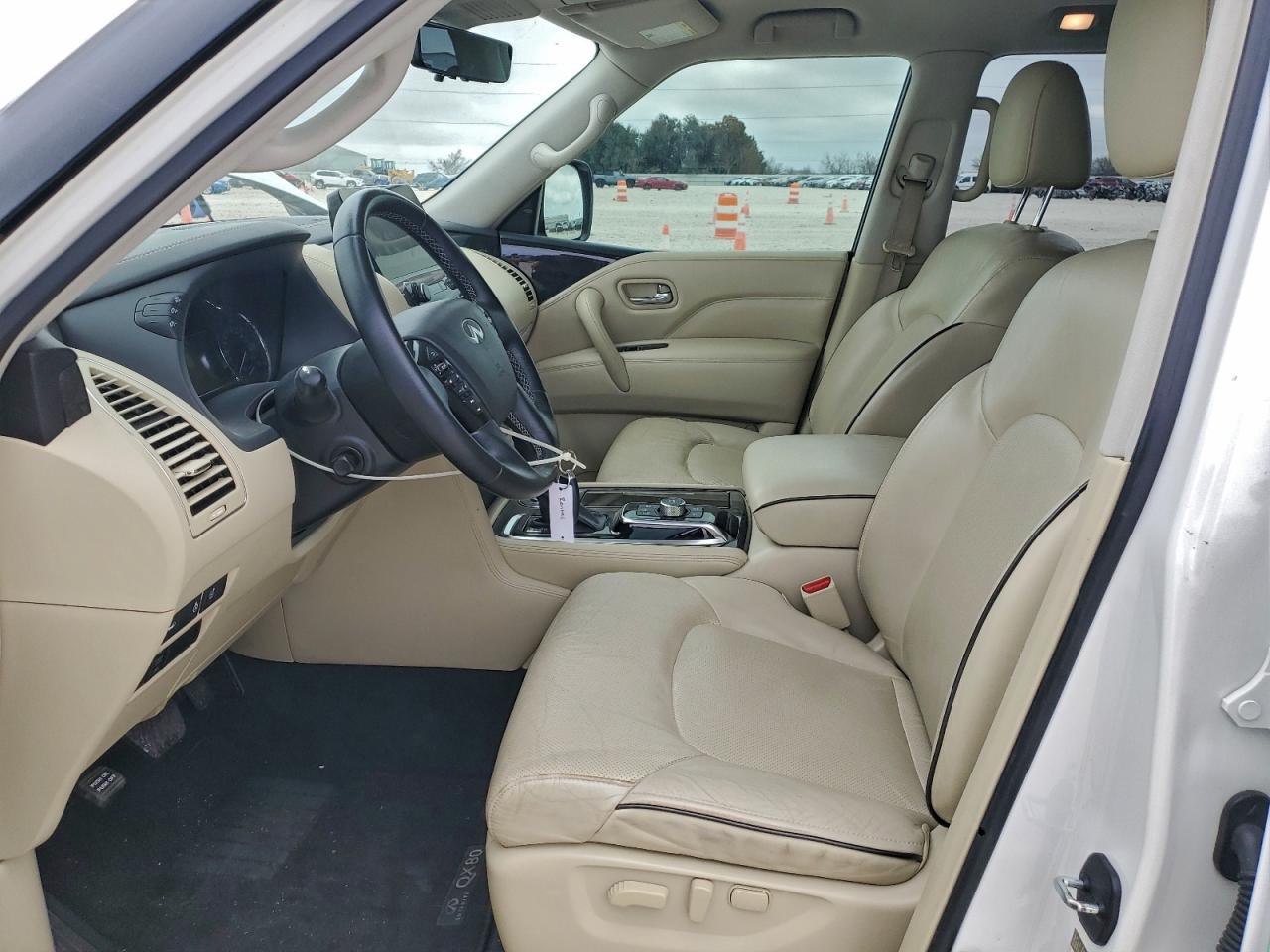 2022 INFINITI QX80 LUXE photo 7