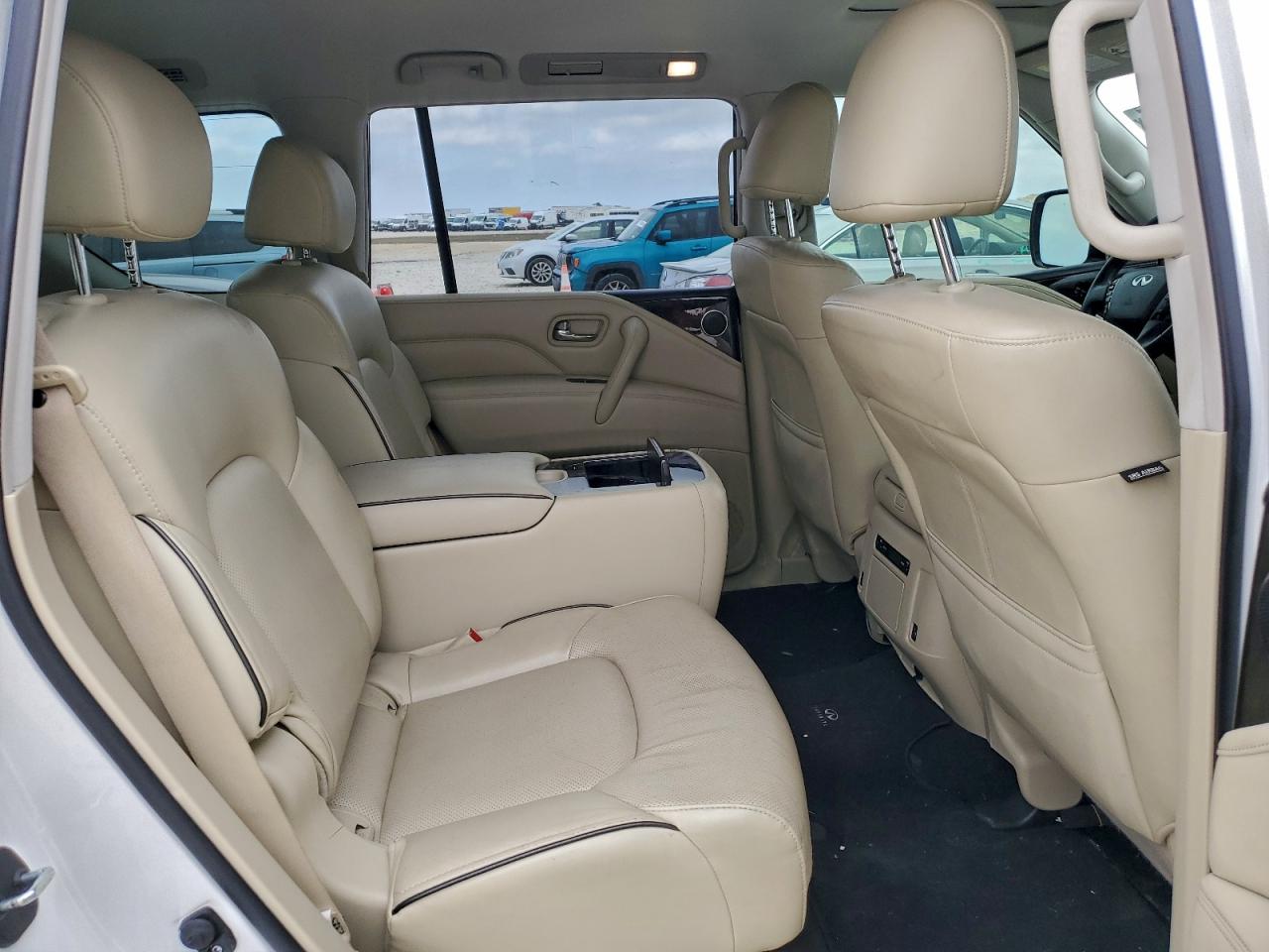 2022 INFINITI QX80 LUXE photo 11