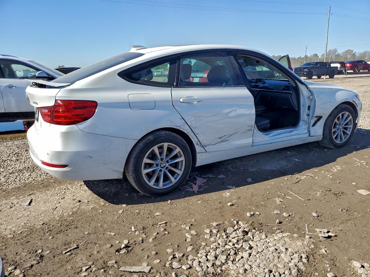 2015 BMW 328 XIGT SULEV photo 3