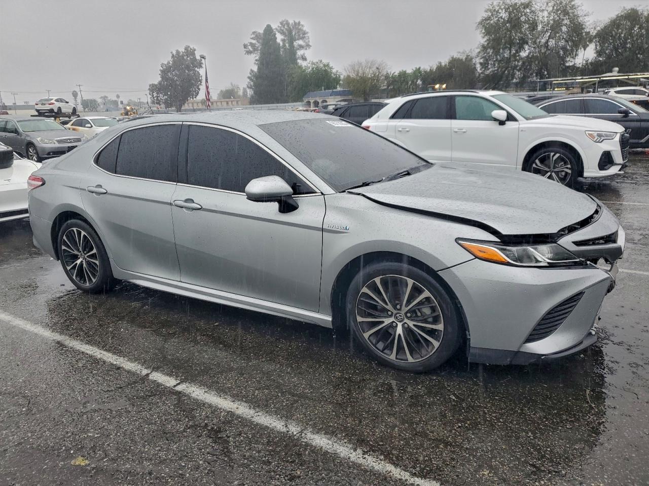 2020 TOYOTA CAMRY SE photo 4