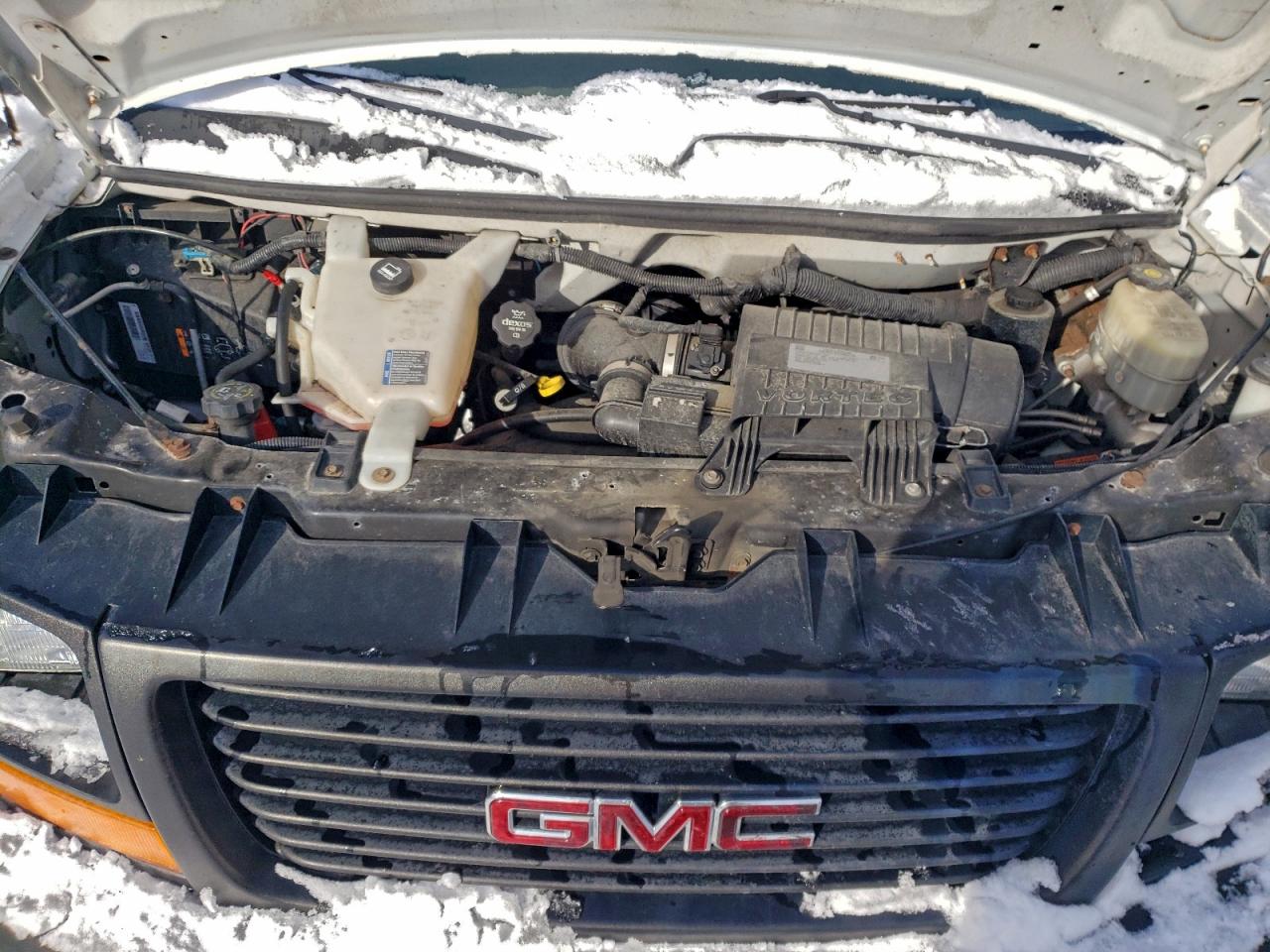 2017 GMC SAVANA G2500 photo 12