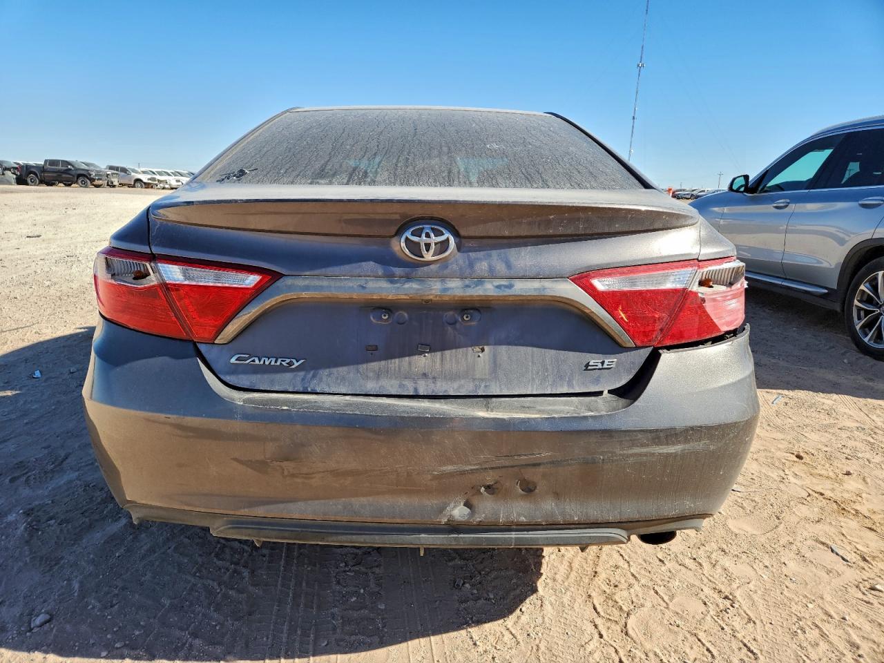 2016 TOYOTA CAMRY LE photo 6