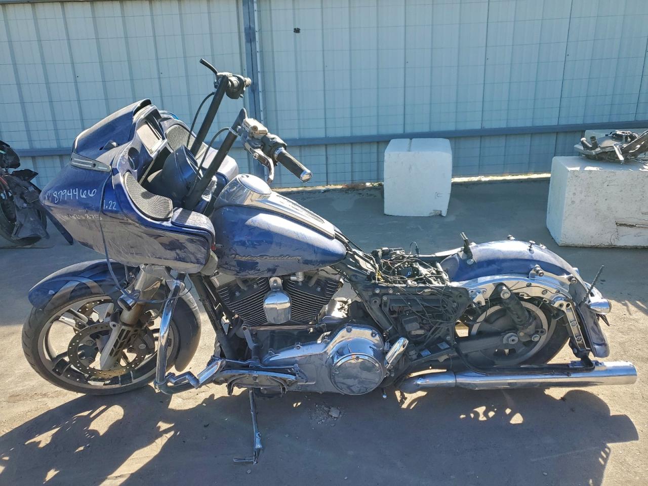 2015 HARLEY-DAVIDSON FLTRXS ROAD GLIDE SPECIAL photo 3
