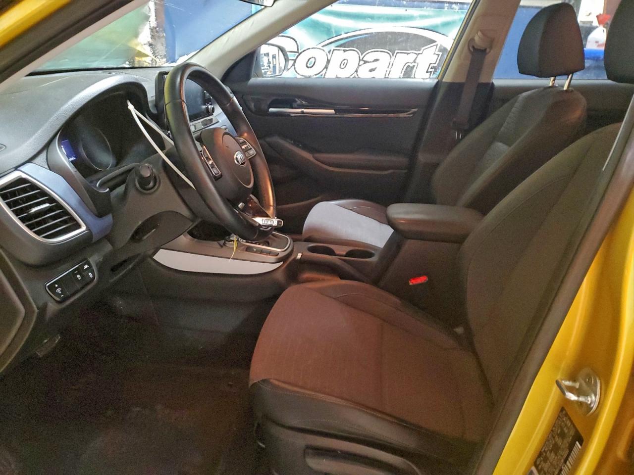 2021 KIA SELTOS S photo 7