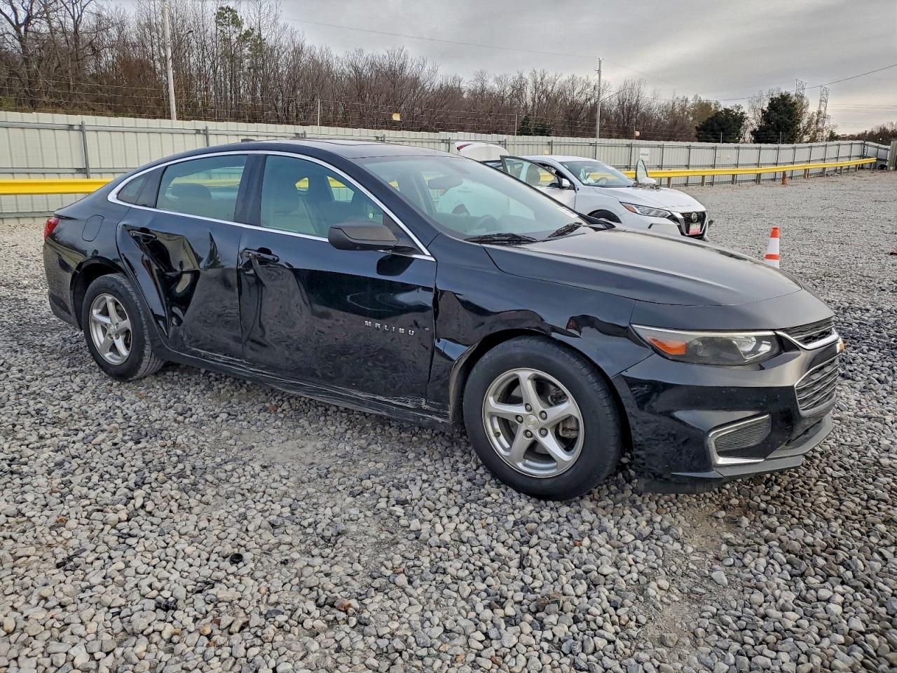 2017 CHEVROLET MALIBU LS photo 4