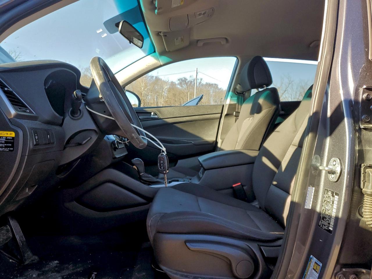 2017 HYUNDAI TUCSON SE photo 7