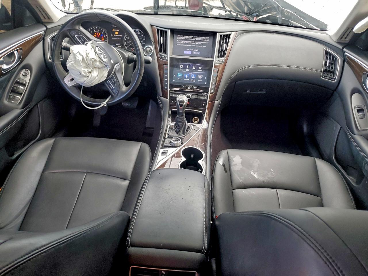 2018 INFINITI Q50 LUXE photo 8
