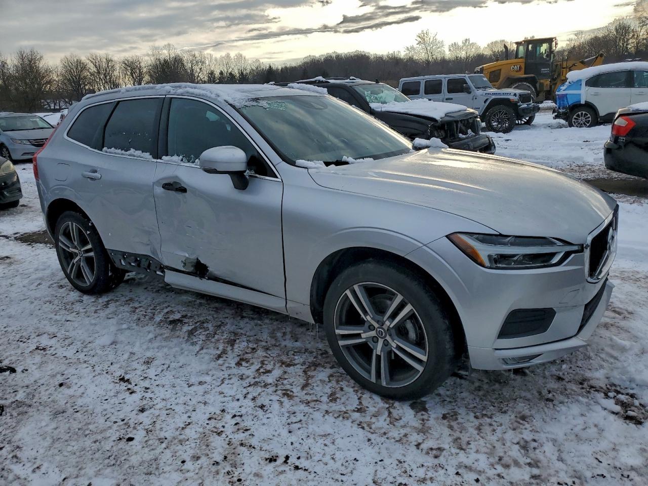 2021 VOLVO XC60 T5 MOMENTUM photo 4