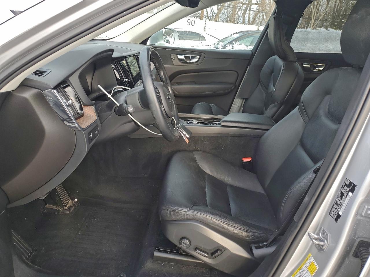 2021 VOLVO XC60 T5 MOMENTUM photo 7
