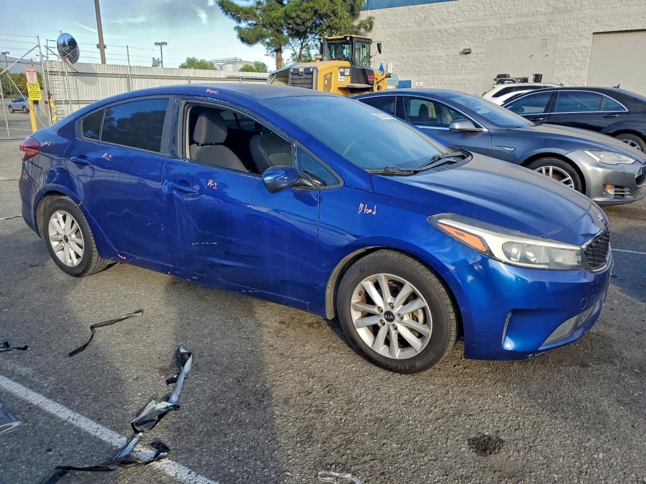 2017 KIA FORTE LX photo 4