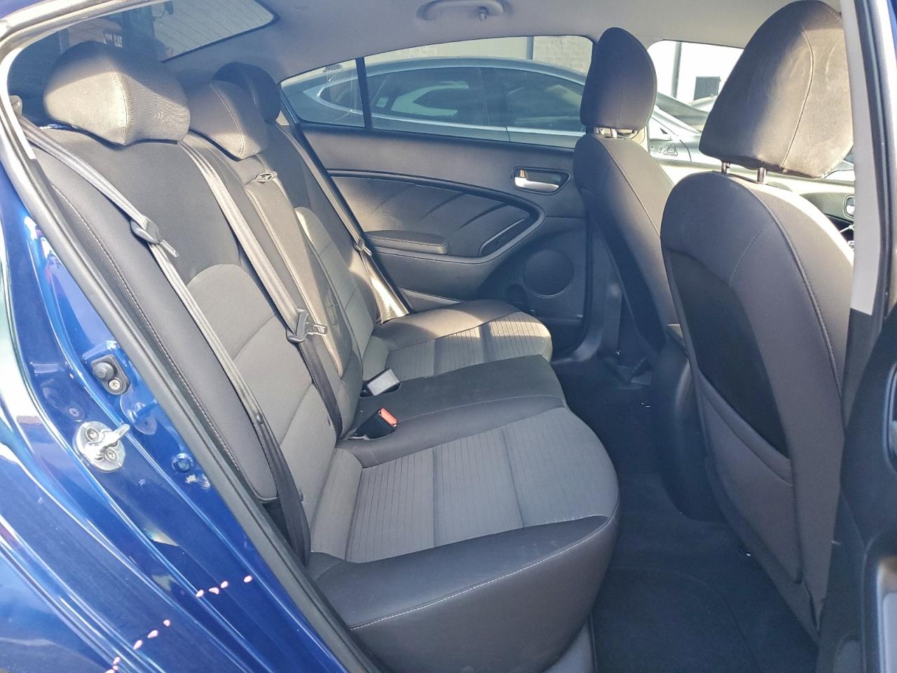 2017 KIA FORTE LX photo 10