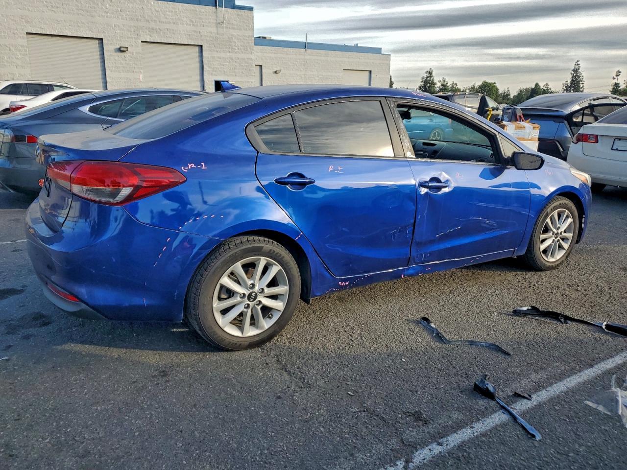 2017 KIA FORTE LX photo 3