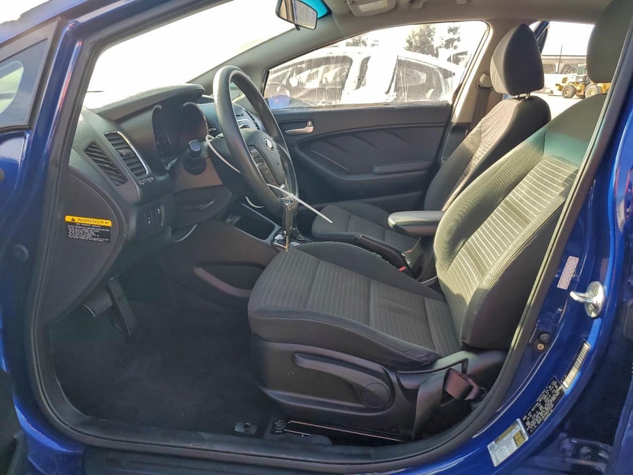 2017 KIA FORTE LX photo 7