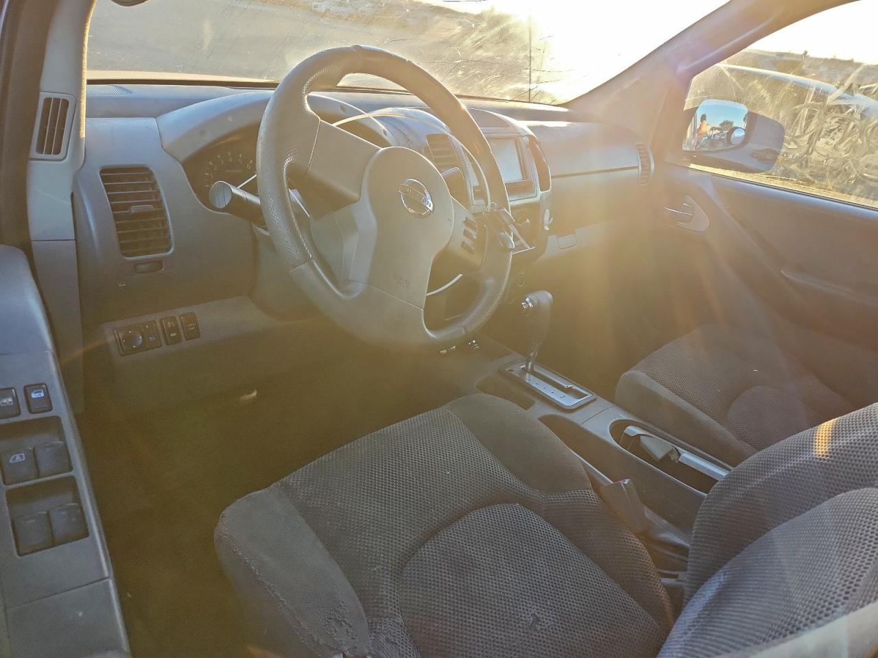 2005 NISSAN FRONTIER CREW CAB LE photo 8
