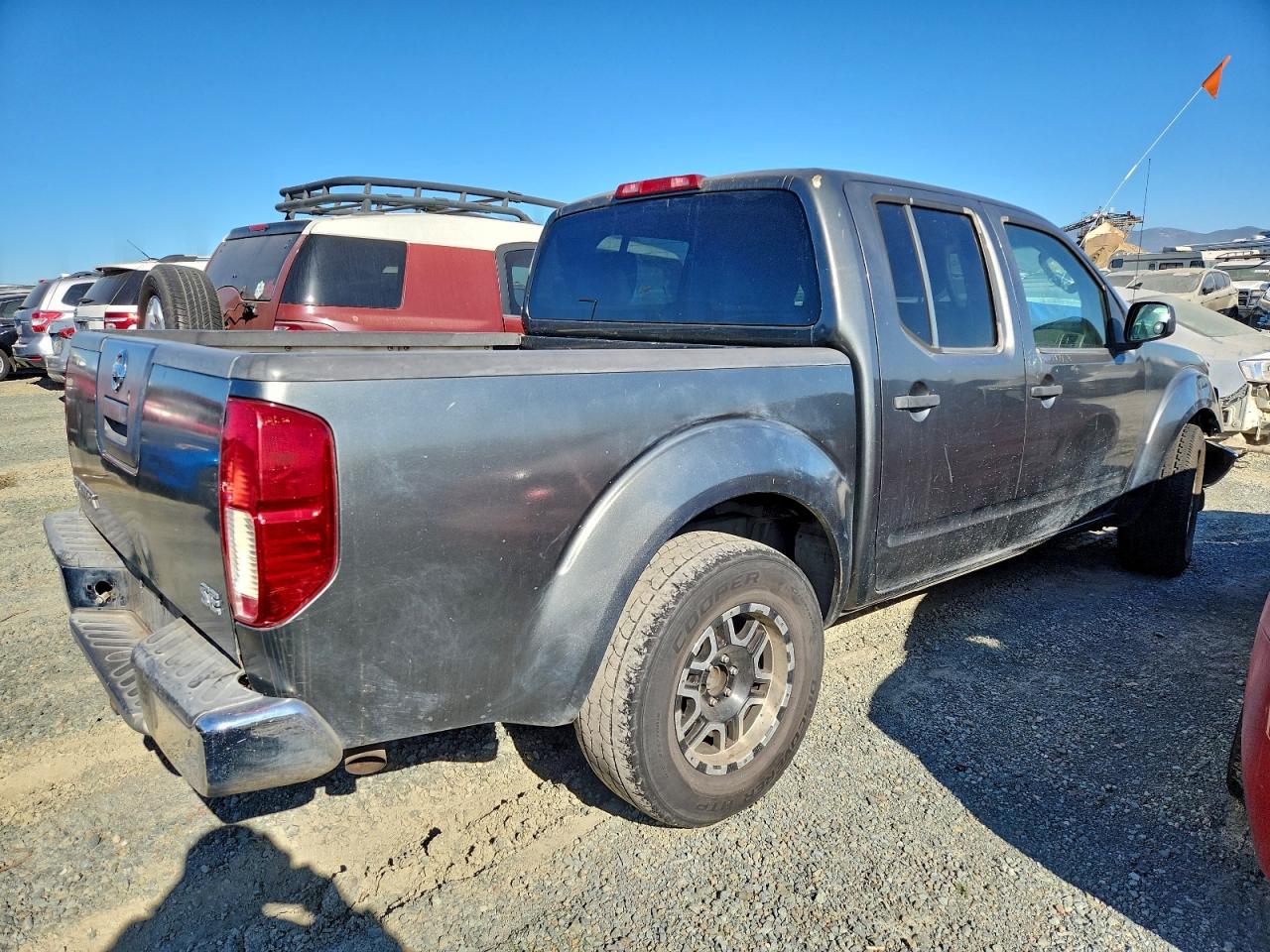 2005 NISSAN FRONTIER CREW CAB LE photo 3