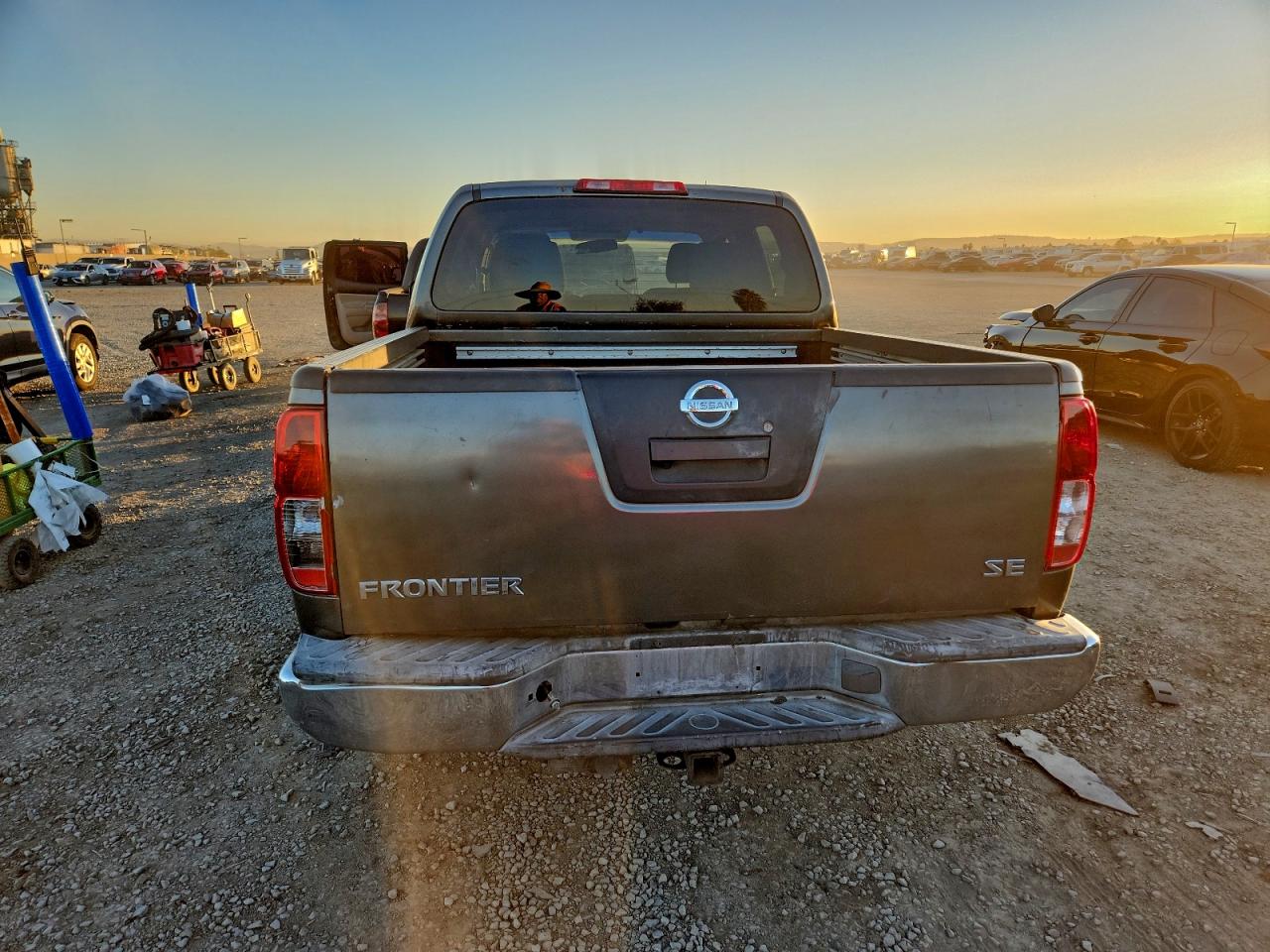 2005 NISSAN FRONTIER CREW CAB LE photo 6