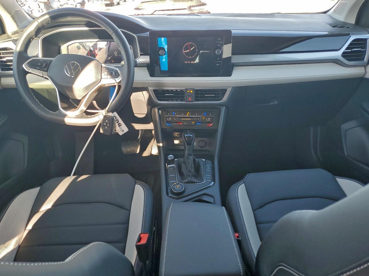 2025 VOLKSWAGEN TAOS SEL photo 8