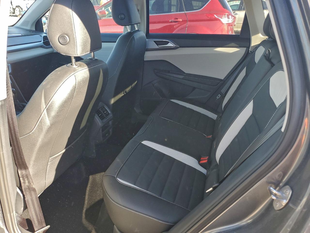 2025 VOLKSWAGEN TAOS SEL photo 10