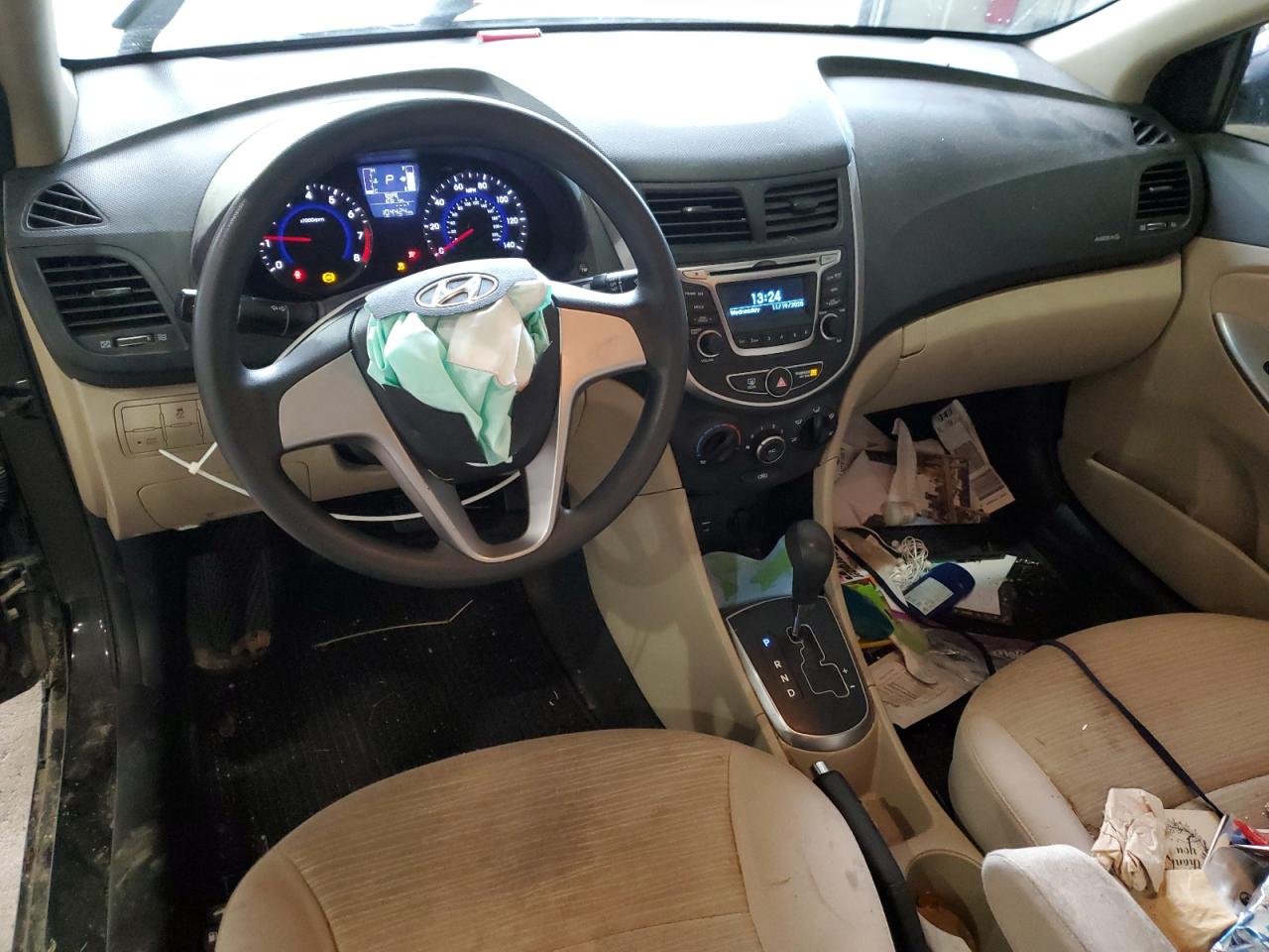 2017 HYUNDAI ACCENT SE photo 8