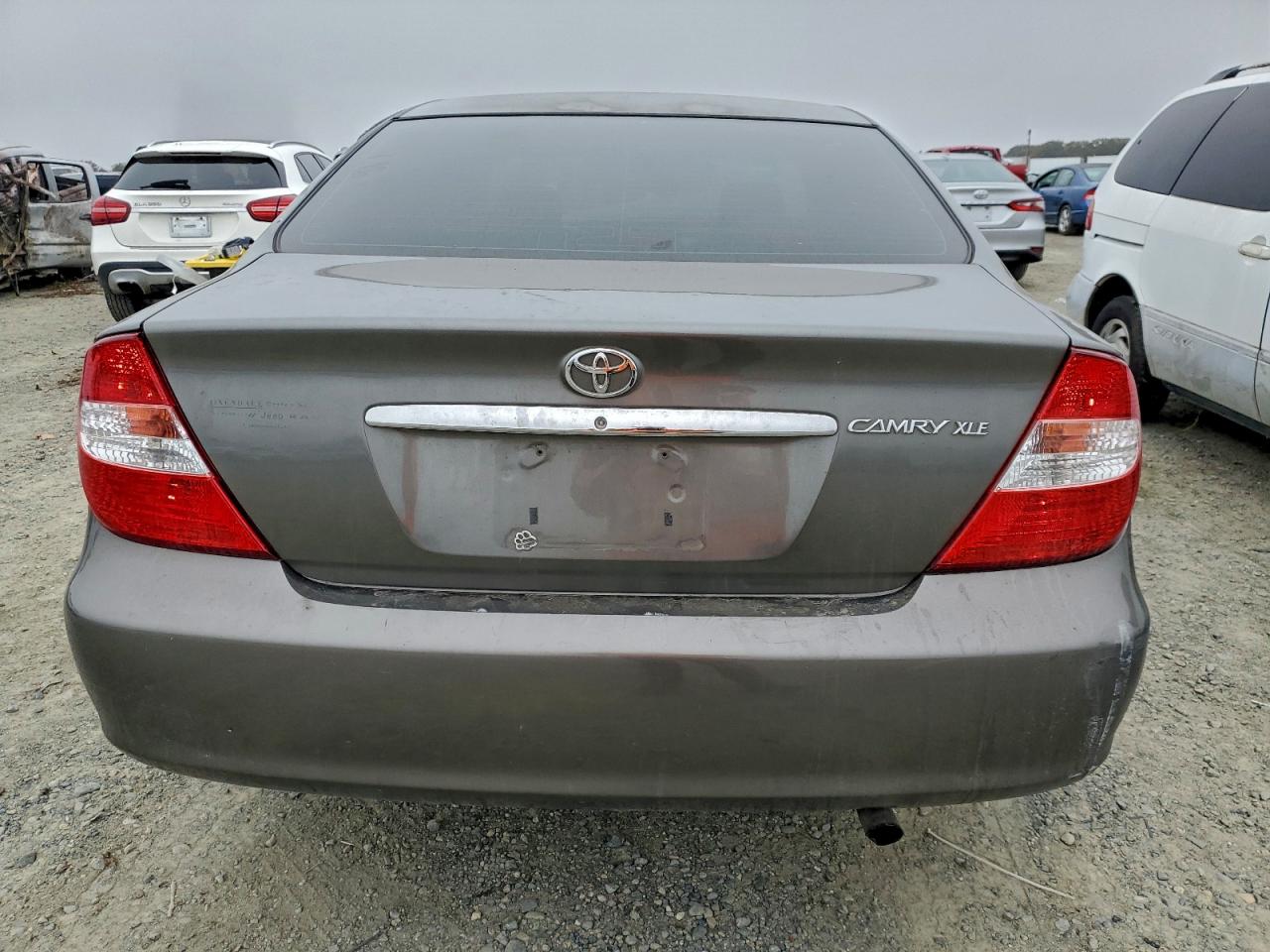2004 TOYOTA CAMRY LE photo 6