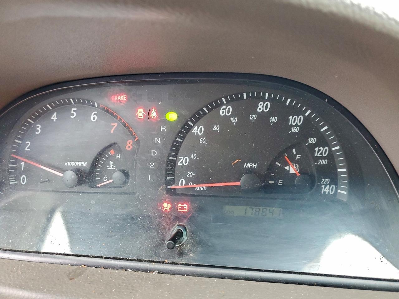 2004 TOYOTA CAMRY LE photo 9