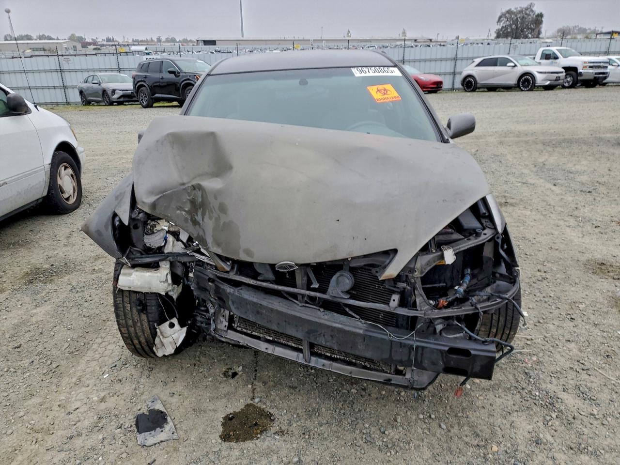 2004 TOYOTA CAMRY LE photo 5