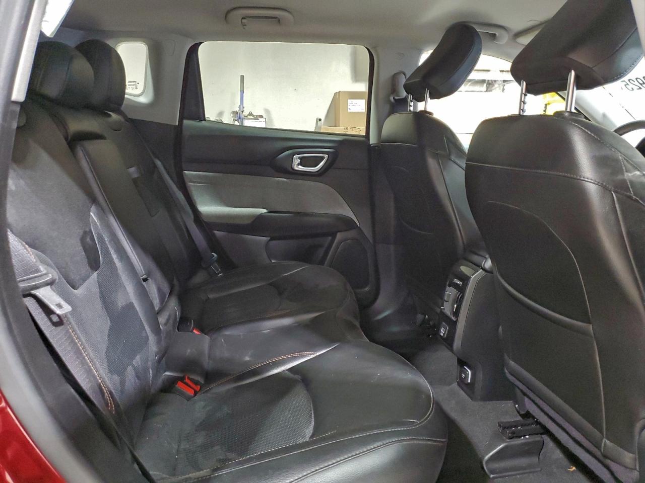 2022 JEEP COMPASS LATITUDE LUX photo 11